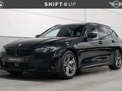 Zwart Gebruikt 2022 BMW 330e M Sport Stationwagen | € 38.940 (Iets duurder)
