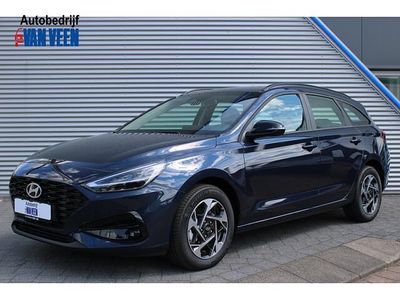 Blauw, metallic lak Gebruikt 2024 Hyundai i30 Comfort Stationwagen | € 33.945