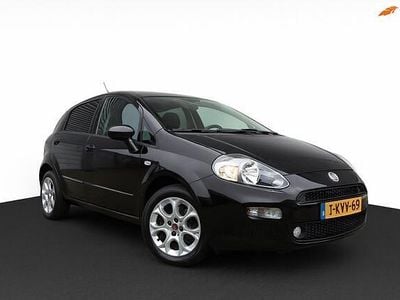 Zwart (metallic) Gebruikt 2013 Fiat Punto Evo Hatchback | € 4.750 (Eerlijke prijs)