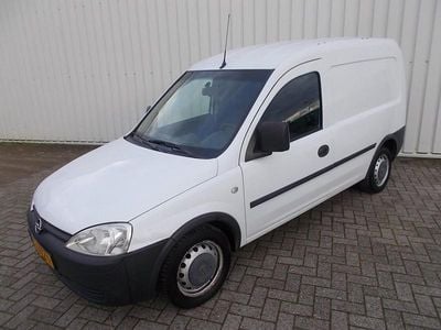 Wit Gebruikt 2009 Opel Combo Hatchback | € 2.950 (Iets duurder)