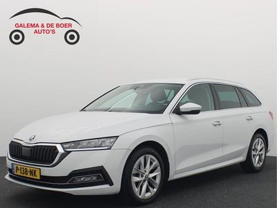 Wit Occasion 2021 Skoda Octavia Stationwagen | € 25.283