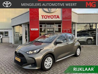Groen Gebruikt 2022 Toyota Yaris Hybrid Active Hatchback | € 19.945 (Goede deal)