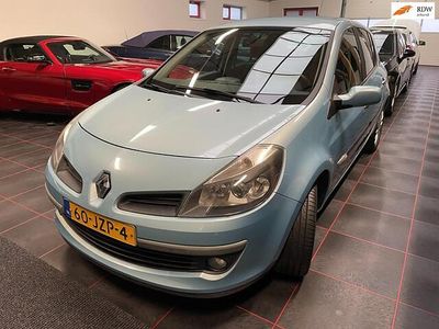 Blauw Gebruikt 2009 Renault Clio II Rip Curl Hatchback | € 2.450 (Eerlijke prijs)