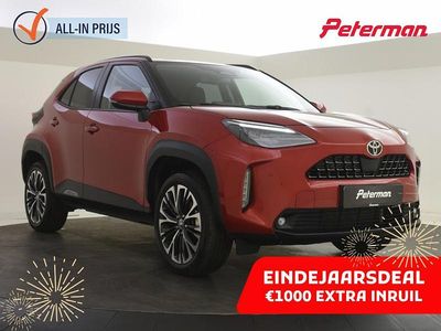 Rood, metallic lak Gebruikt 2024 Toyota Yaris Cross Executive SUV | € 31.299 (Eerlijke prijs)