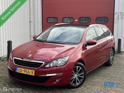 Rood (metallic) Gebruikt 2015 Peugeot 308 SW Style Stationwagen | € 3.999 (Super prijs)