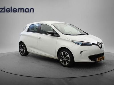 Wit Occasion 2017 Renault Zoe Intens Hatchback | € 5.645 (Goede deal)