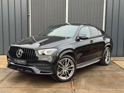 Zwart (metallic) Gebruikt 2021 Mercedes GLE350 Premium Plus Coupé | € 69.950 (Eerlijke prijs)