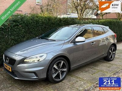Grijs Occasion 2019 Volvo V40 R-Design Hatchback | € 14.995 (Eerlijke prijs)