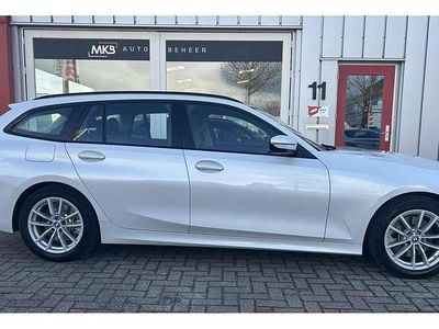 Wit Gebruikt 2023 BMW 320e Stationwagen | € 31.950 (Goede deal)