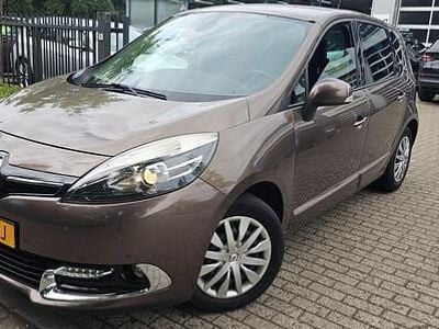 Bruin Gebruikt 2013 Renault Scénic III Bose Edition MPV | € 4.950 (Eerlijke prijs)