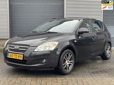Zwart Gebruikt 2007 Kia Ceed Hatchback | € 2.150 (Duur)