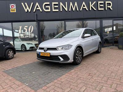 Grijs (metallic) Occasion 2022 VW Polo Life Hatchback | € 14.950 (Goede deal)