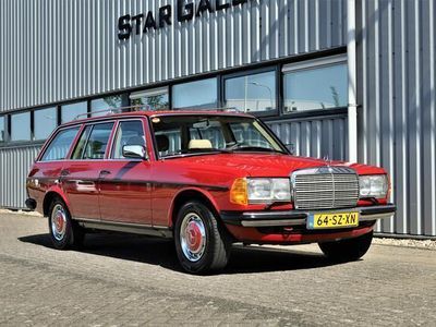 Occasion Mercedes E230 136 PK (100 kW) 1984 Rood Stationwagen