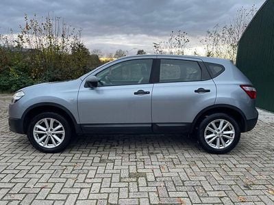 Grijs Gebruikt 2010 Nissan Qashqai Visia SUV | € 5.395 (Eerlijke prijs)