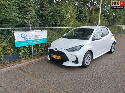 Wit Gebruikt 2022 Toyota Yaris Hybrid Active Hatchback | € 19.950 (Eerlijke prijs)