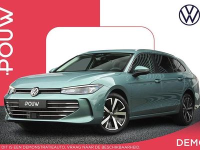 Groen, metallic lak Gebruikt 2025 VW Passat Business Stationwagen | € 45.900