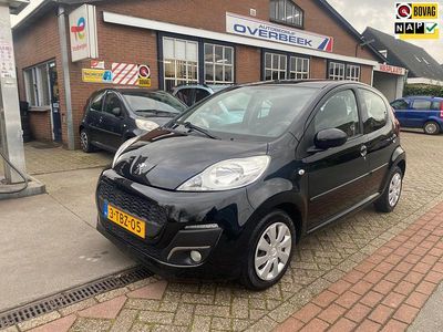 Zwart Gebruikt 2014 Peugeot 107 Active Hatchback | € 5.650 (Eerlijke prijs)