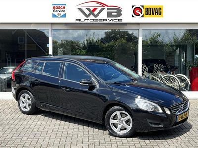 tweedehands Volvo V60 1.6 T3 Kinetic | Navi | Cruise | Trekhaak