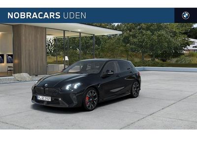 Zwart Nieuw 2025 BMW 120 M Sport Hatchback | € 53.777 (Eerlijke prijs)