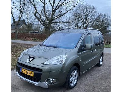 Groen (metallic) Gebruikt 2012 Peugeot Partner Tepee MPV | € 3.850 (Duur)