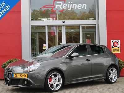 Grijs Occasion 2015 Alfa Romeo Giulietta Quadrifoglio Verde Hatchback | € 15.945 (Eerlijke prijs)