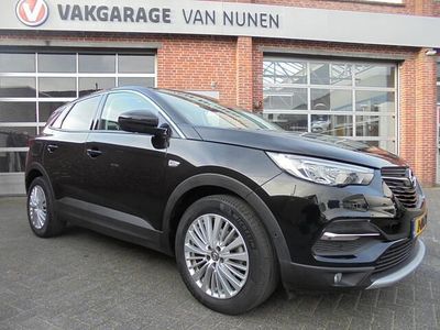 Zwart Occasion 2020 Opel Grandland X Innovation SUV | € 18.950 (Eerlijke prijs)