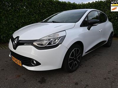 Wit Gebruikt 2015 Renault Clio IV Expression Hatchback | € 7.950 (Iets duurder)