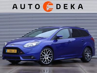 Blauw (metallic) Occasion 2013 Ford Focus ST Stationwagen | € 11.950 (Eerlijke prijs)