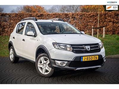 Wit Gebruikt 2014 Dacia Sandero Lauréate Hatchback | € 5.750 (Goede deal)