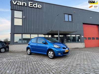 Occasion Toyota Aygo 68 PK (50 kW) 2009 Blauw (metallic) Hatchback