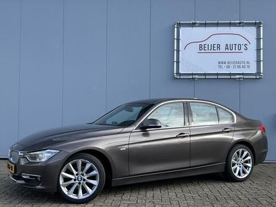 tweedehands BMW 320 320 i High Executive Automaat Navigatie/Trekhaak/Le