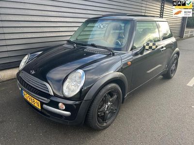 Zwart Gebruikt 2002 Mini Cooper Hatchback | € 2.245 (Eerlijke prijs)