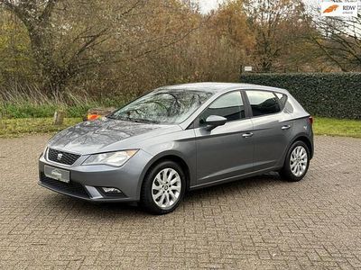 Grijs (metallic) Gebruikt 2014 Seat Leon Business Hatchback | € 7.999 (Eerlijke prijs)