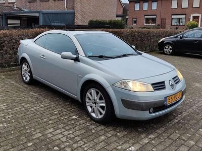 Grijs Gebruikt 2004 Renault Mégane Cabriolet Luxe Cabriolet | € 1.450