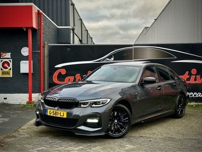Grijs / mineralgrau metallic Gebruikt 2019 BMW 330e M Performance Sedan | € 31.950 (Duur)