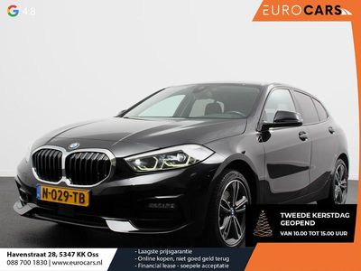 Zwart Gebruikt 2022 BMW 118 Sport Line Hatchback | € 24.390 (Eerlijke prijs)