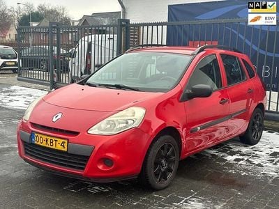 Rood Gebruikt 2009 Renault Clio GrandTour Stationwagen | € 1.988 (Eerlijke prijs)