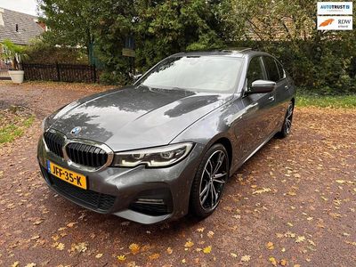 Grijs Occasion 2019 BMW 330 Sedan | € 24.995 (Iets duurder)