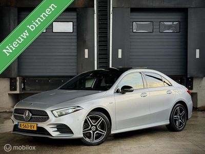 Grijs Gebruikt 2020 Mercedes A250 AMG Sedan | € 25.900 (Eerlijke prijs)