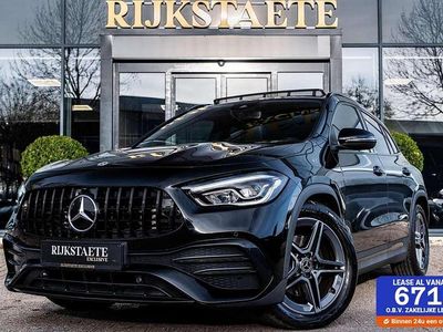 Zwart (metallic) Gebruikt 2022 Mercedes GLA250 AMG SUV | € 41.900 (Eerlijke prijs)