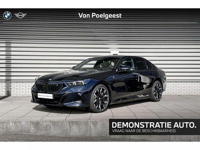 M carbonschwarz metallic (zwart metallic) Occasion 2025 BMW i5 Comfort Edition Sedan | € 81.900