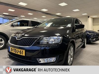 Zwart (metallic) Gebruikt 2014 Skoda Rapid Hatchback | € 8.250 (Iets duurder)