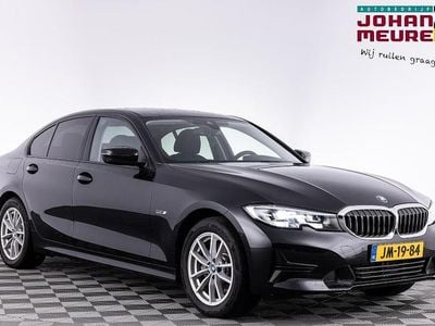 Zwart Occasion 2022 BMW 320e Sedan | € 29.900 (Super prijs)