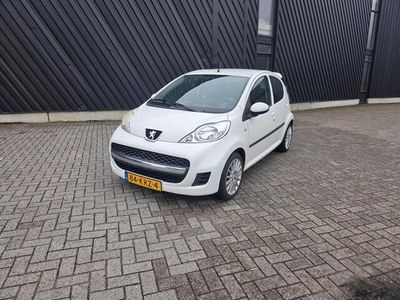 Wit Gebruikt 2010 Peugeot 107 Hatchback | € 2.950 (Iets duurder)