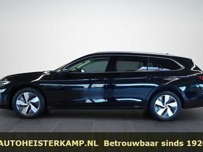 Zwart Occasion 2024 VW Passat Stationwagen | € 47.950 (Eerlijke prijs)