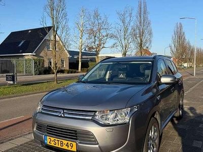 Grijs Occasion 2013 Mitsubishi Outlander P-HEV Instyle SUV | € 7.500 (Duur)