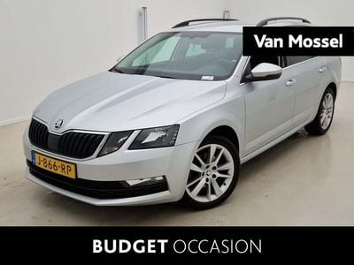 Grijs Gebruikt 2020 Skoda Octavia Business Line Stationwagen | € 16.400 (Goede deal)
