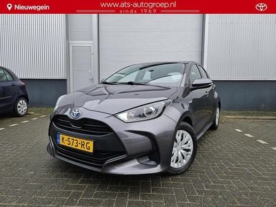 Grijs Occasion 2021 Toyota Yaris Hybrid Active Hatchback | € 17.800 (Eerlijke prijs)