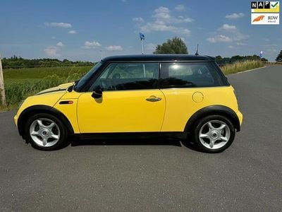 Geel Gebruikt 2002 Mini Cooper Chili Hatchback | € 1.495 (Eerlijke prijs)