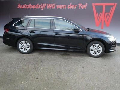 Zwart Occasion 2024 Skoda Octavia Business Line Stationwagen | € 25.990 (Goede deal)